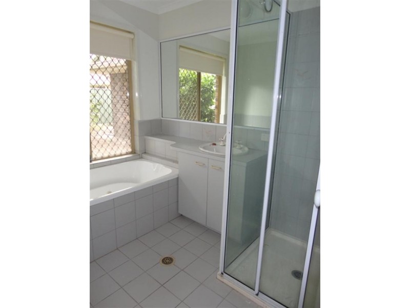 5 Hayman Court, Mermaid Waters QLD 4218