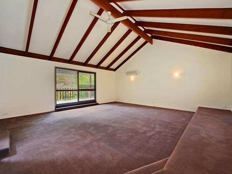 8 Glenrowan Drive, Tallai QLD 4213