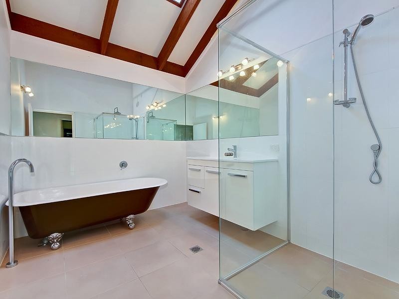 8 Glenrowan Drive, Tallai QLD 4213