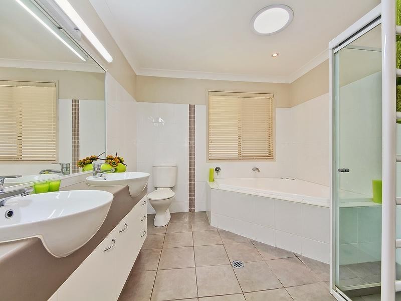 4 Conadilly Court, Carrara QLD 4211