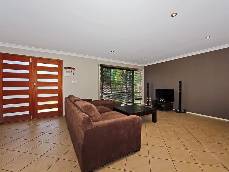 32 Kerria Crescent, Ashmore QLD 4214
