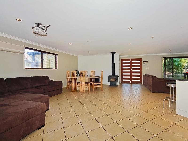 32 Kerria Crescent, Ashmore QLD 4214