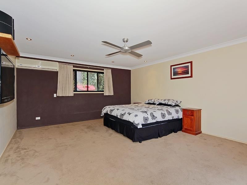 32 Kerria Crescent, Ashmore QLD 4214
