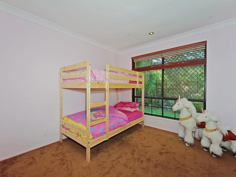 32 Kerria Crescent, Ashmore QLD 4214