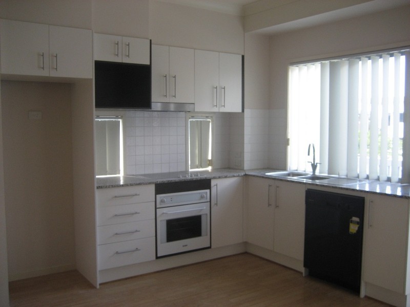 4B/20 Tourangeau Crescent, Varsity Lakes QLD 4227