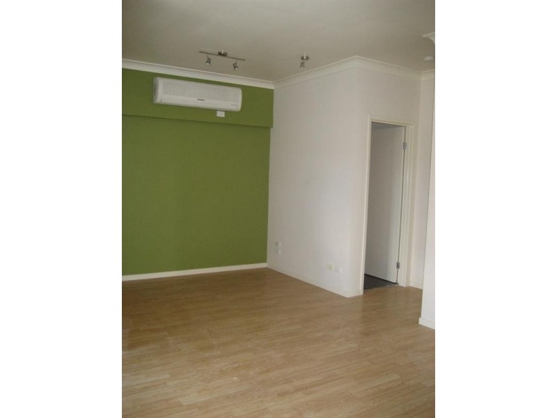 4B/20 Tourangeau Crescent, Varsity Lakes QLD 4227