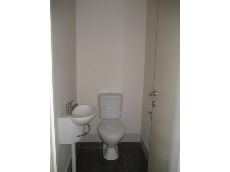 4B/20 Tourangeau Crescent, Varsity Lakes QLD 4227