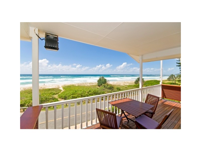 454 The Esplanade, Palm Beach QLD 4221
