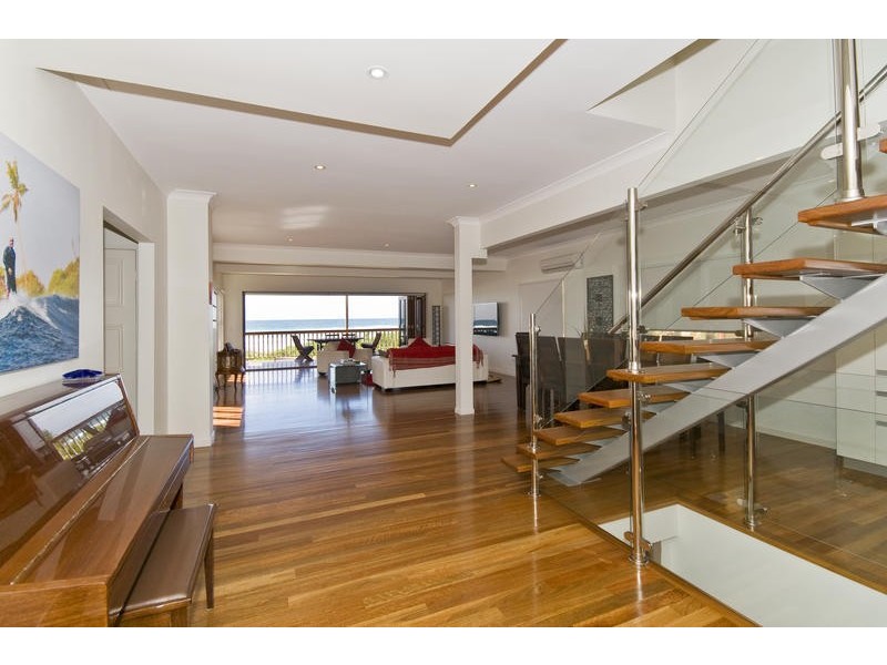454 The Esplanade, Palm Beach QLD 4221