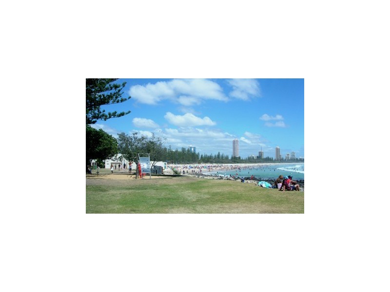 4 George Street E, Burleigh Heads QLD 4220