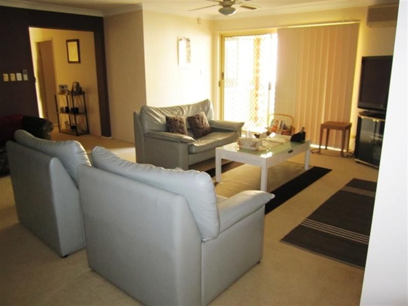 5A Merrilaine Crescent, Merrimac QLD 4226