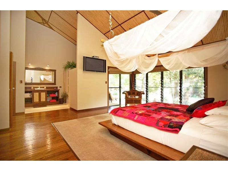 472 Tallebudgera Creek Road, Tallebudgera Valley QLD 4228