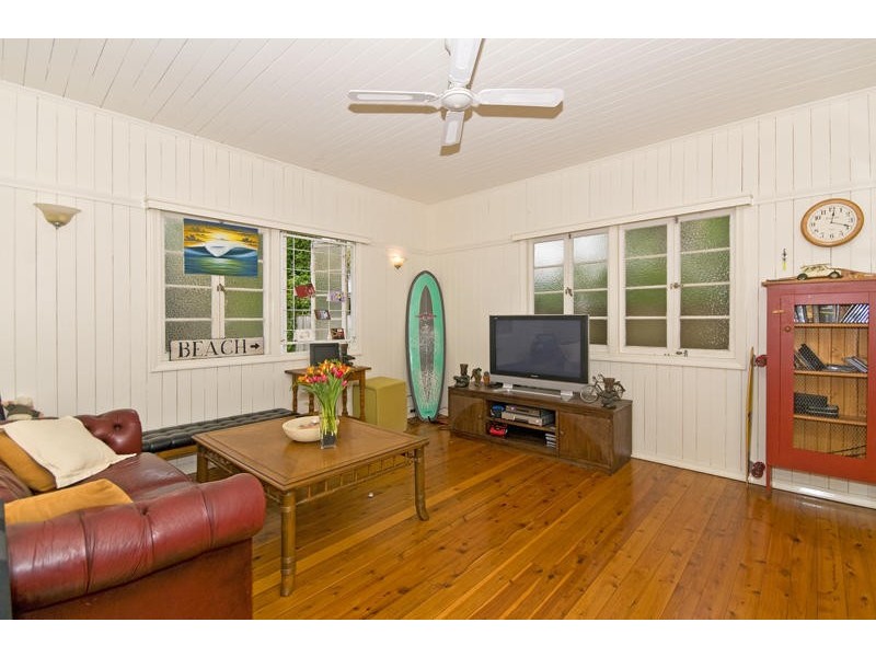 37 Peerless Avenue, Mermaid Beach QLD 4218