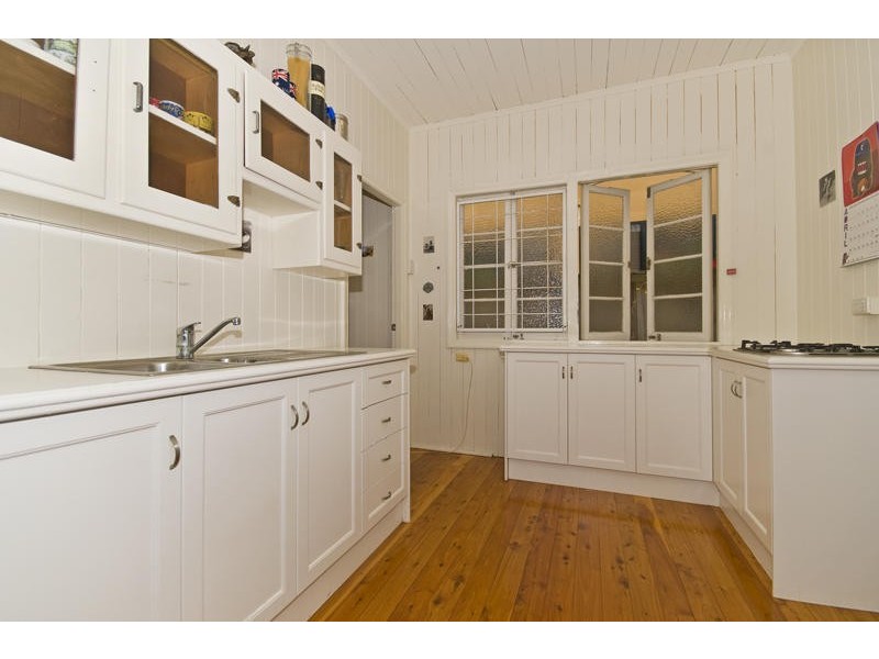 37 Peerless Avenue, Mermaid Beach QLD 4218