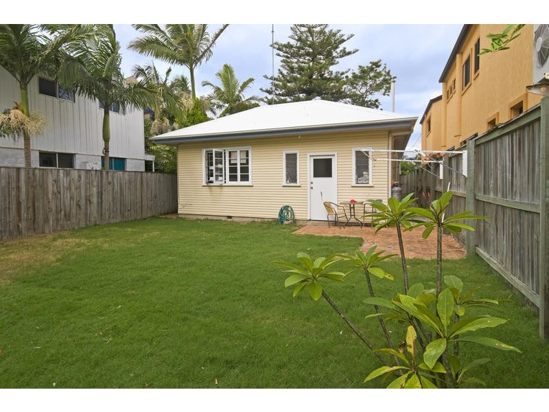 37 Peerless Avenue, Mermaid Beach QLD 4218