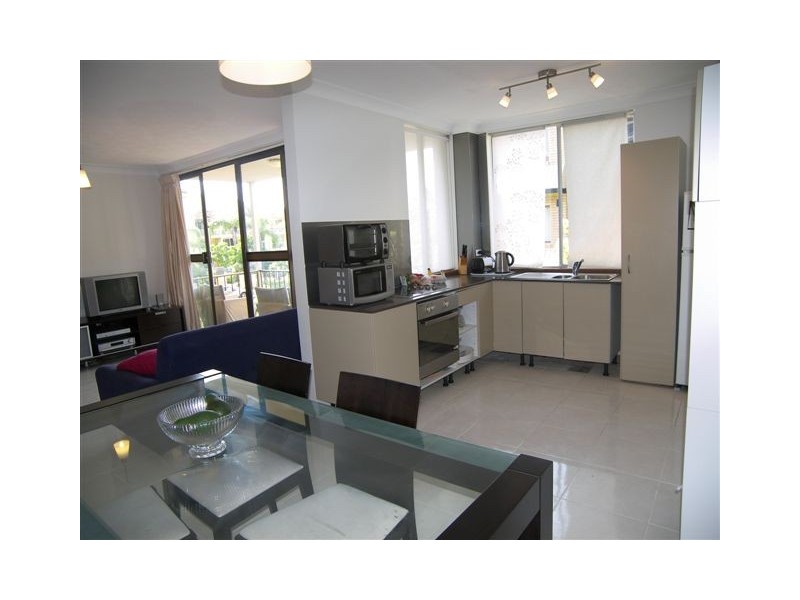 6/11 Stanhill Drive, Chevron Island QLD 4217