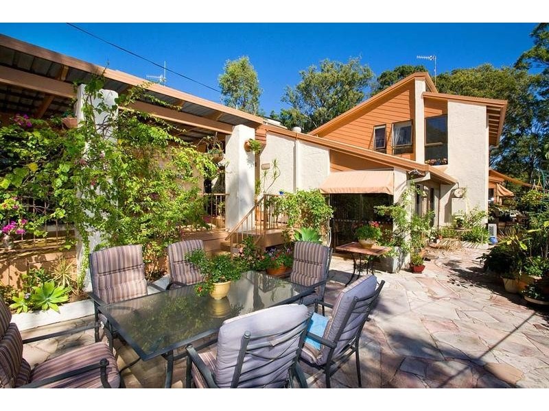 83 Ocean Parade, Burleigh Heads QLD 4220