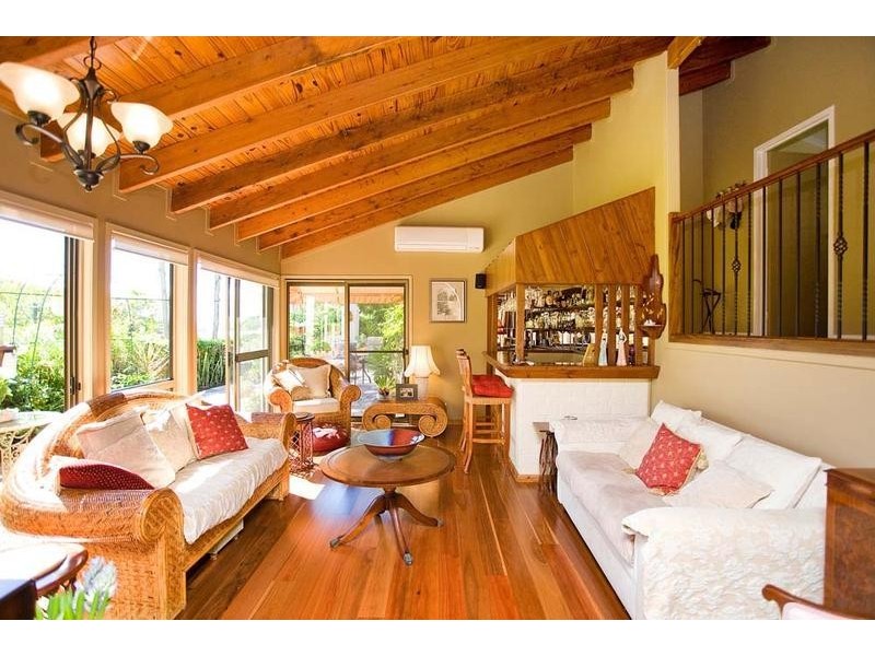 83 Ocean Parade, Burleigh Heads QLD 4220