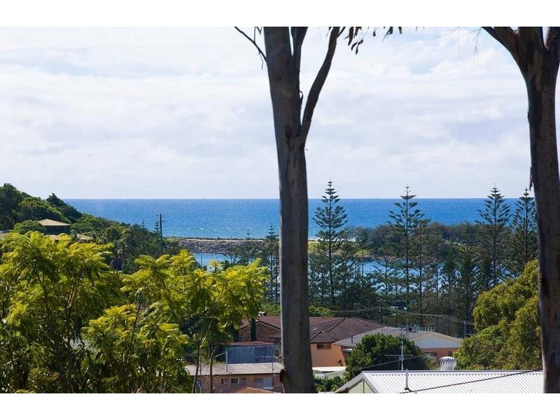 83 Ocean Parade, Burleigh Heads QLD 4220