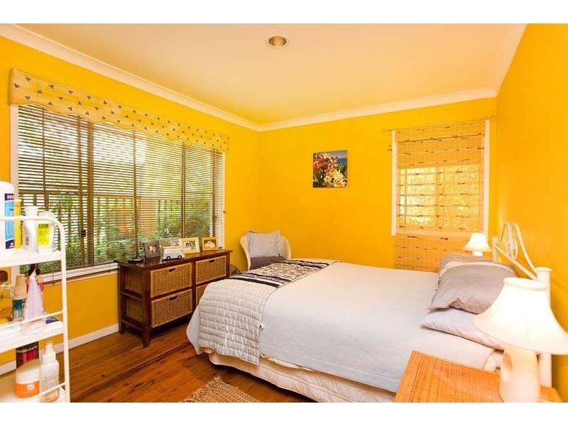 83 Ocean Parade, Burleigh Heads QLD 4220