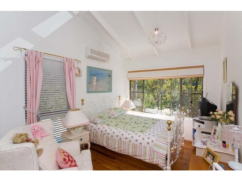 83 Ocean Parade, Burleigh Heads QLD 4220