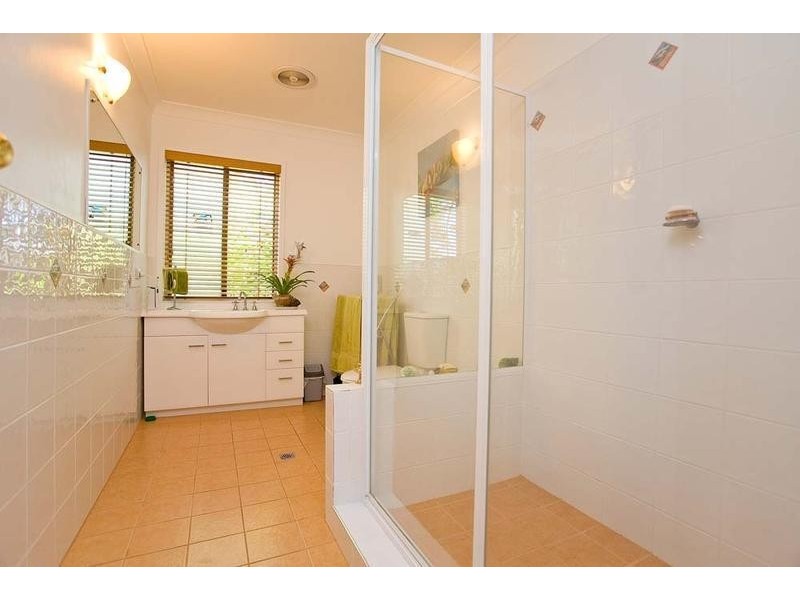 83 Ocean Parade, Burleigh Heads QLD 4220