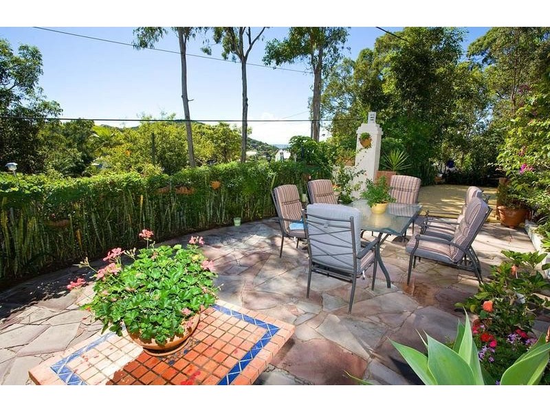 83 Ocean Parade, Burleigh Heads QLD 4220