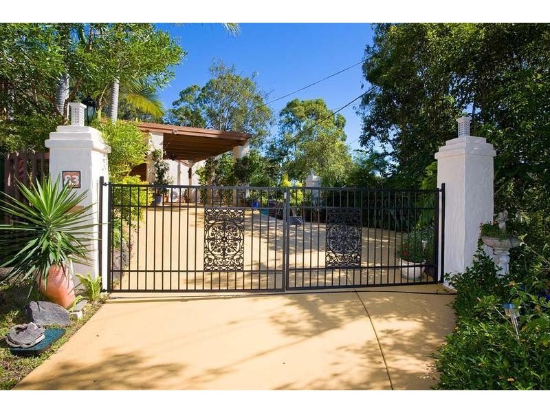 83 Ocean Parade, Burleigh Heads QLD 4220