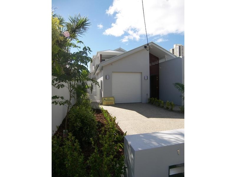 1/3 Banksia Broadway, Burleigh Heads QLD 4220