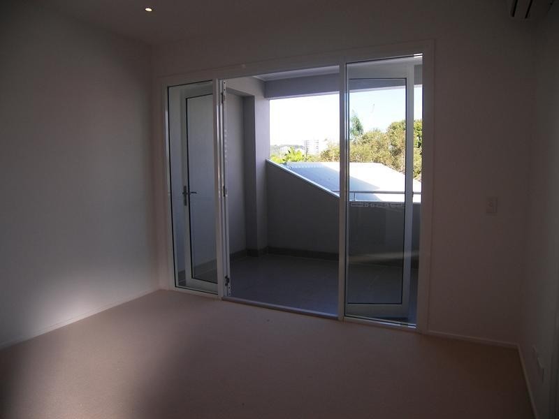 1/3 Banksia Broadway, Burleigh Heads QLD 4220