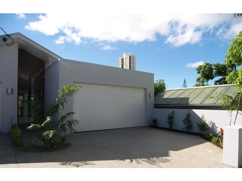2/3 Banksia Broadway, Burleigh Heads QLD 4220