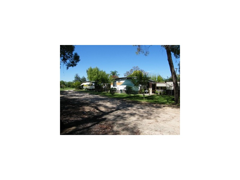 374 HOWLONG Road, Albury NSW 2640