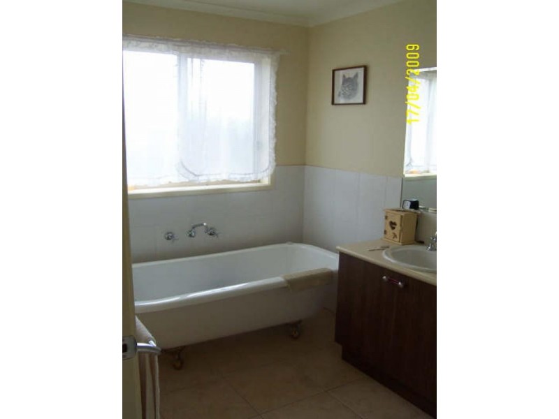 19 SIENA Way, Hidden Valley VIC 3756