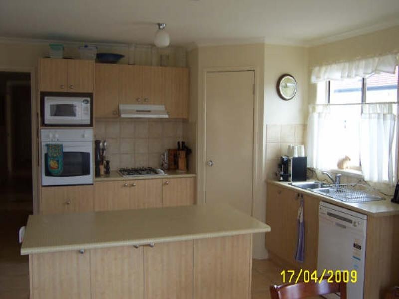 19 SIENA Way, Hidden Valley VIC 3756