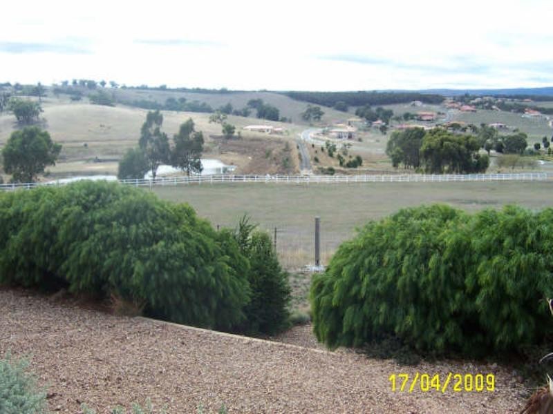 19 SIENA Way, Hidden Valley VIC 3756