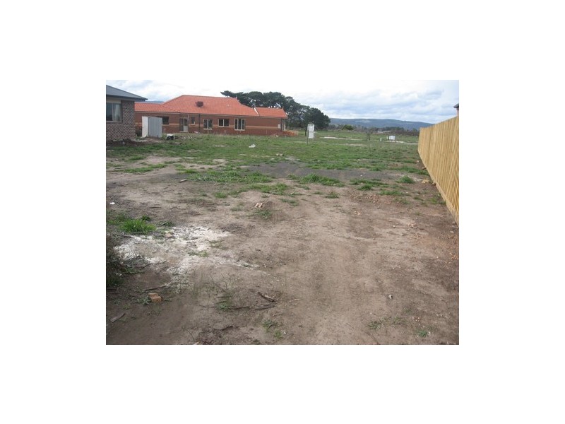 20 CAMPASPE Drive, Whittlesea VIC 3757