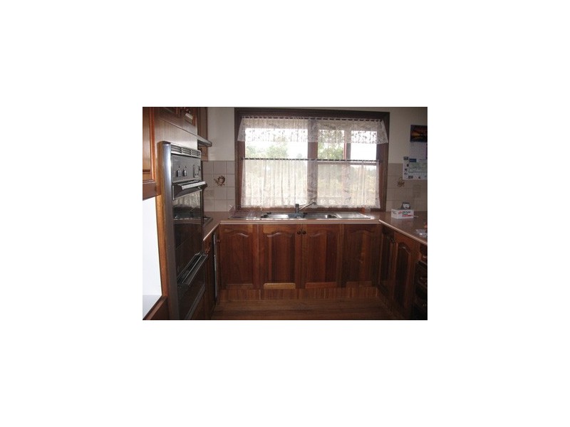 6 CURRY Road, Kilmore VIC 3764