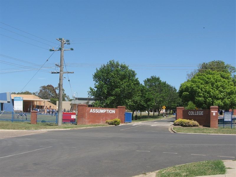 2 LUMSDEN Street, Kilmore VIC 3764