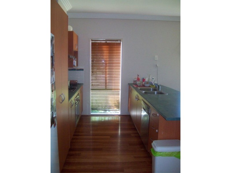 35 AUGUSTA Way, Hidden Valley VIC 3756