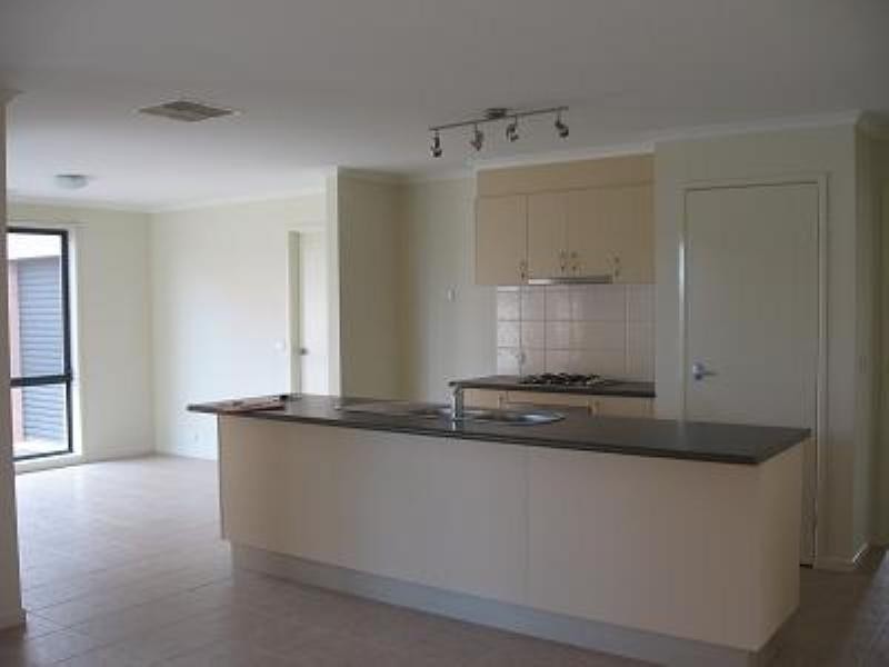 68 Augusta Way, Hidden Valley VIC 3756