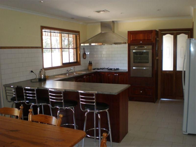 11 RANDALL Close, Wallan VIC 3756