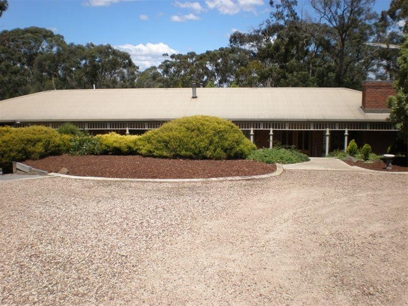 11 RANDALL Close, Wallan VIC 3756