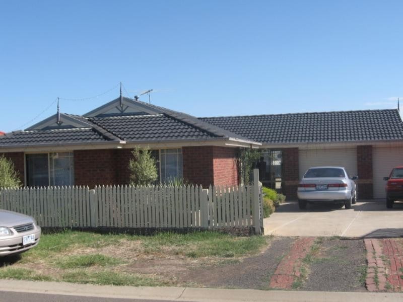 8 Osborne Way, Wallan VIC 3756