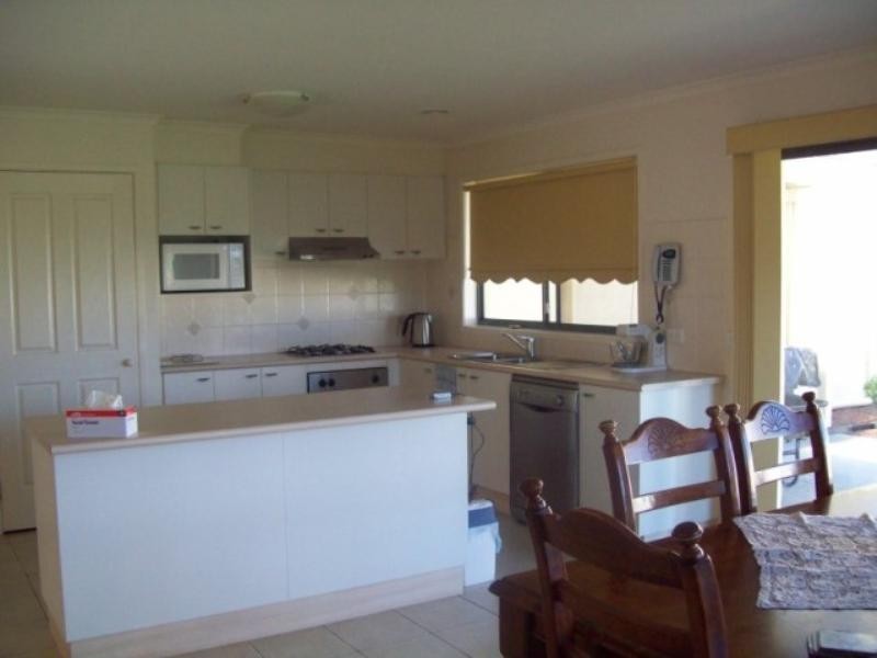 22 St Andrews Close, Hidden Valley VIC 3756