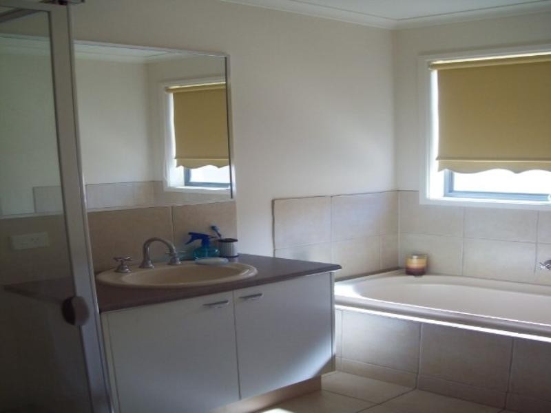 22 St Andrews Close, Hidden Valley VIC 3756