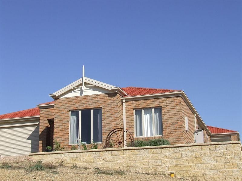 99 Valley Drive, Hidden Valley VIC 3756