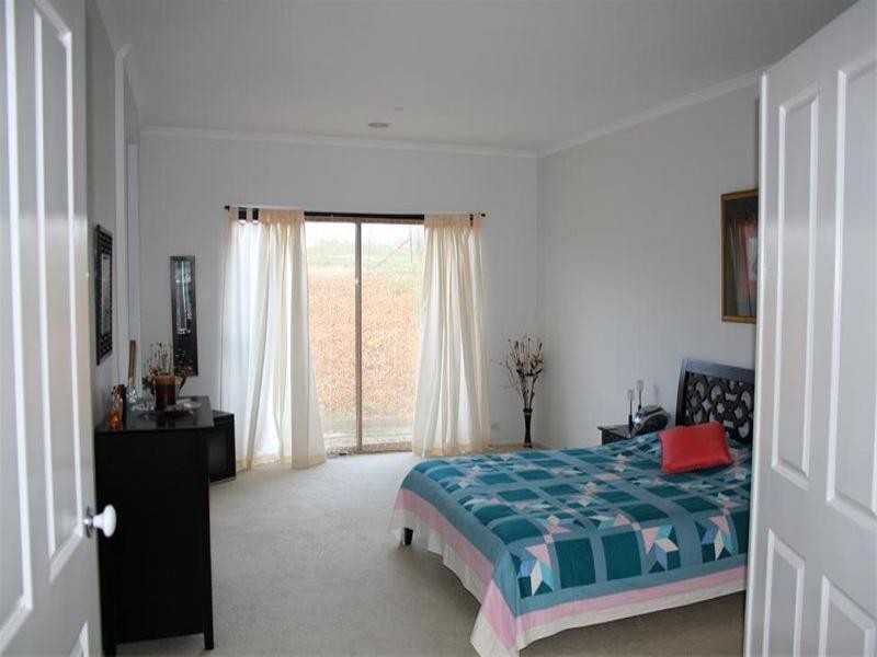 24 Craig Parry Drive, Hidden Valley VIC 3756