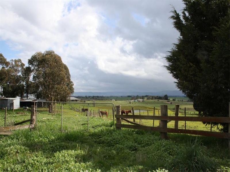 9-15 Burgess Road, Kilmore VIC 3764