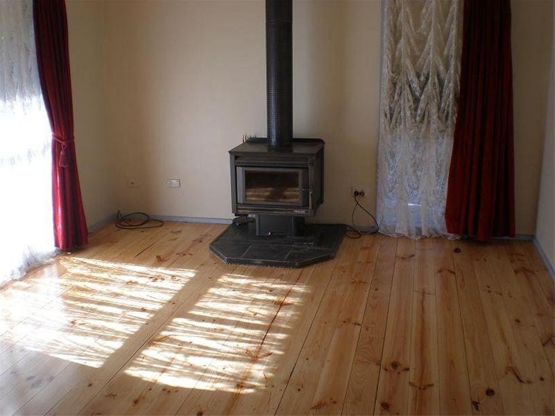 12 Steven Street, Clonbinane VIC 3658