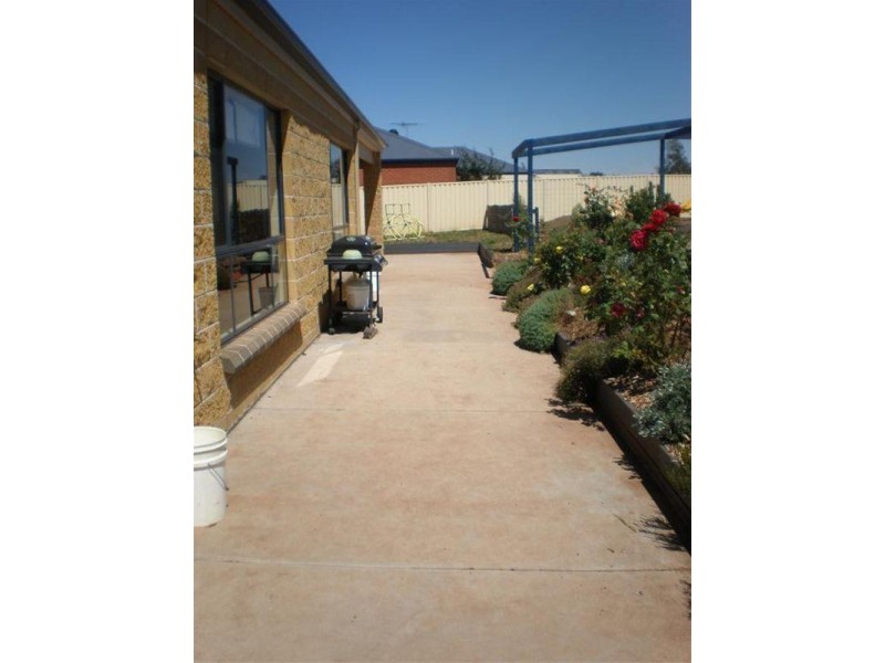 11 Crimmins Way, Kilmore VIC 3764